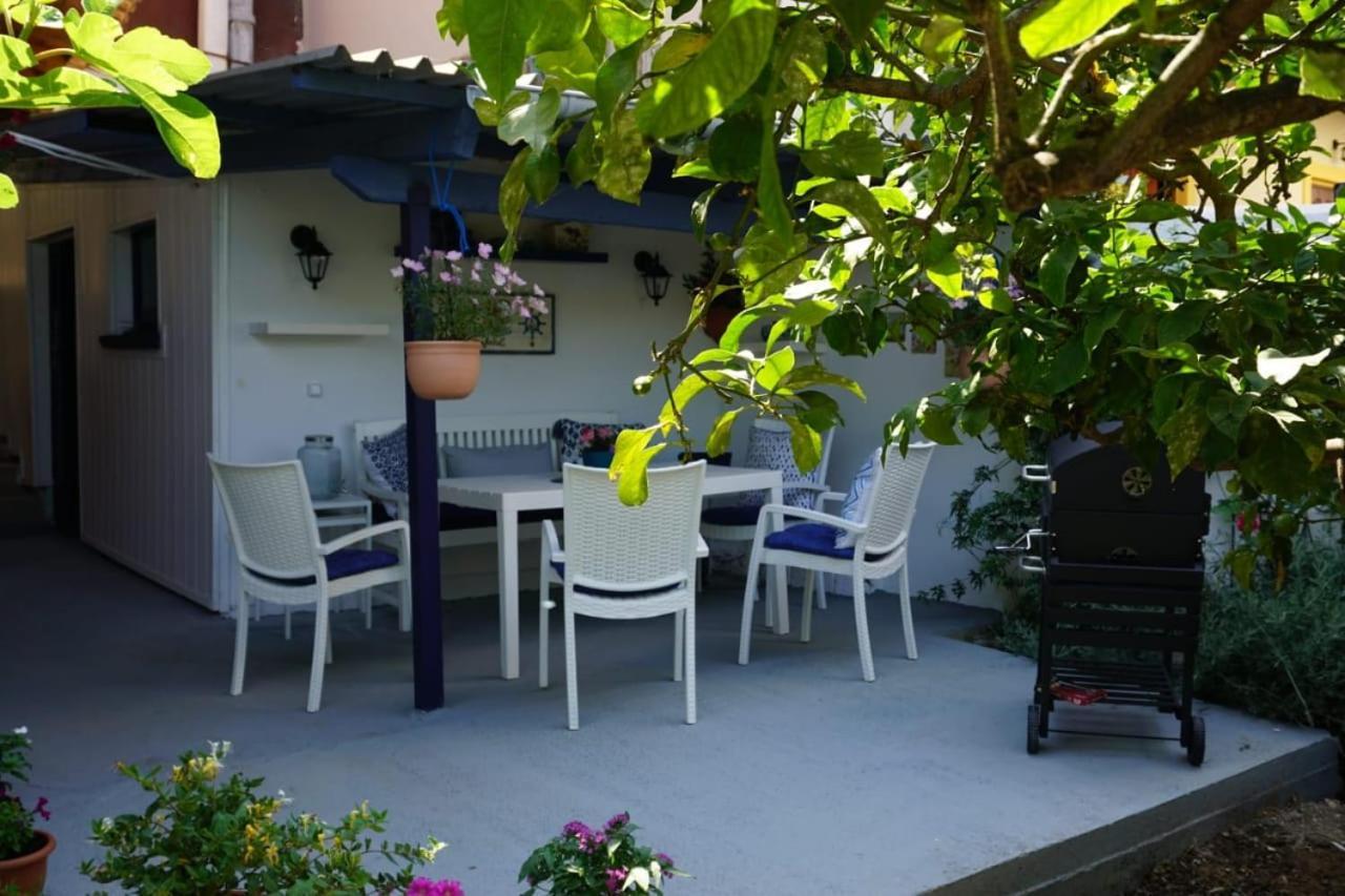 Chrysa'S Holiday Apartment Pylos Exterior photo